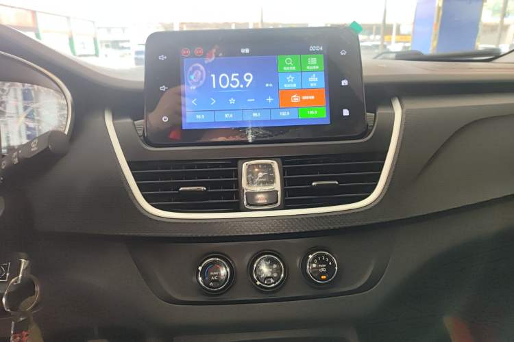 Used Baojun 730 2019 1.5T Manual Fashion Model 7-seater China VI