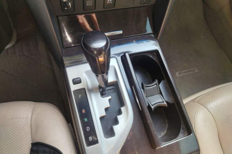 Used Toyota Camry 2012 Luxurious Edition 2.5HG Zunrui