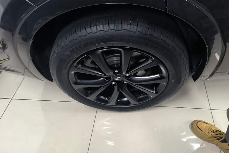 Used Li Auto ONE 2020 Extended-Range 6-Seater Version Right Rear Wheel Hub