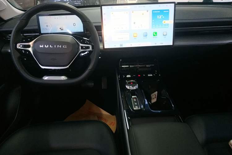 Used Wuling Xingguang 2023 150 Advanced Edition
