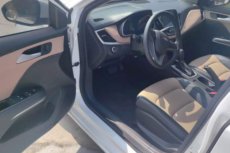 Used Chevrolet Monza 2020 320 Automatic Enjoyment Edition Driver Seat