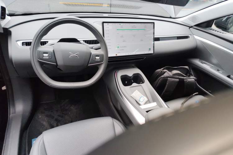 Used XPeng MONA M03 2025 600 with Ultra-Long Range Max Center Console