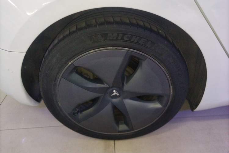 Used Tesla Model 3 2019 Standard Range Rear-Drive Upgraded Version Right Rear Wheel Hub