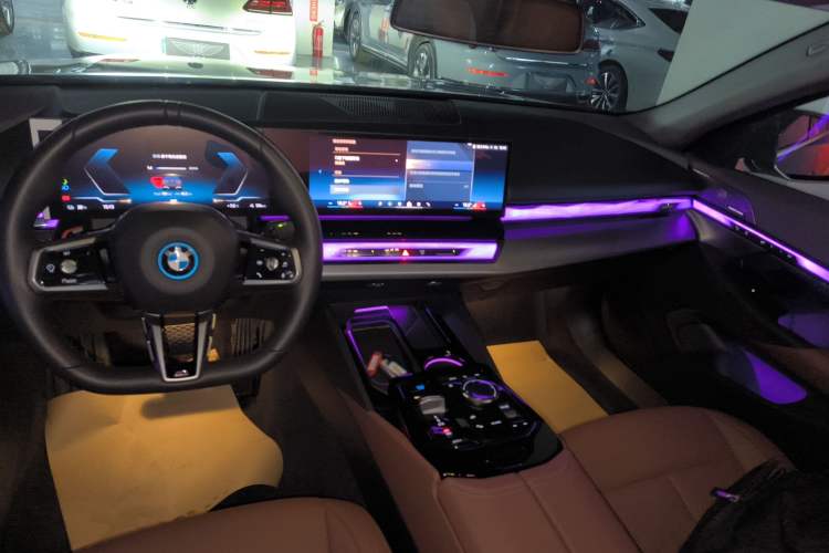 Used BMW i5 2024 eDrive 35L Luxury Model with M Sport Package
