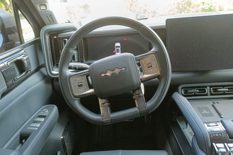 Used Formula Leopard Leopard 5 2023 Navigator Edition