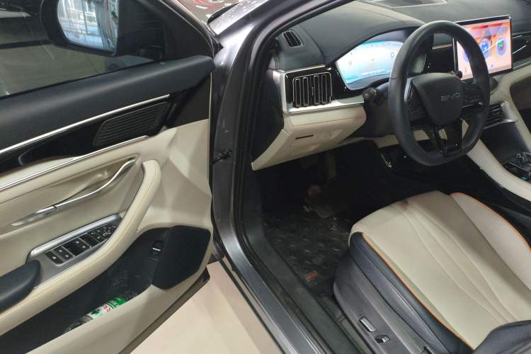 Used BYD Song PLUS New Energy 2023 Champion Edition DM-i 110KM Flagship Model Driver Seat