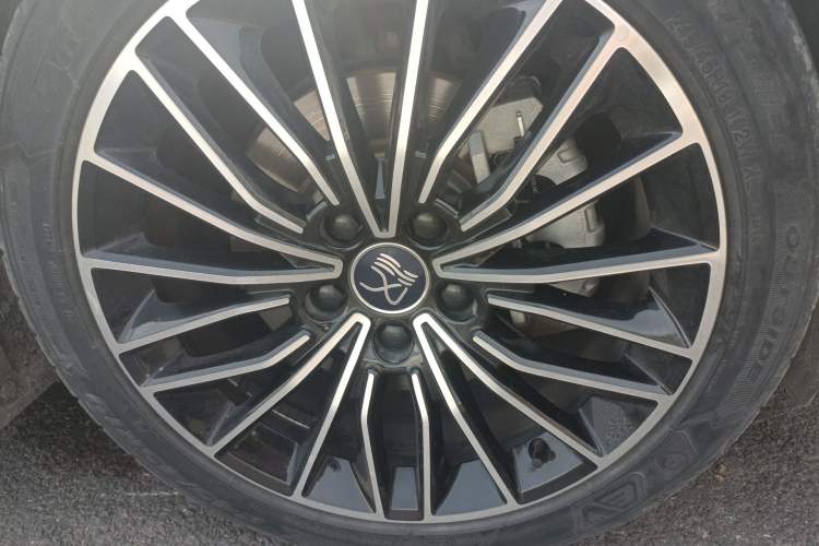 Used BYD Han 2024 DM-i Glory Edition 121KM Prestige Model Right Front Wheel Hub