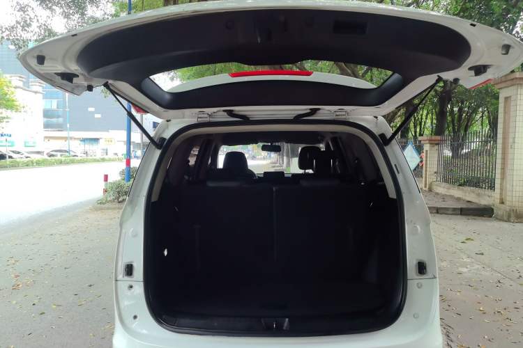 Used Baojun 730 2019 1.5T CVT Fashion Model 7 Seats China VI Emission Standard Trunk