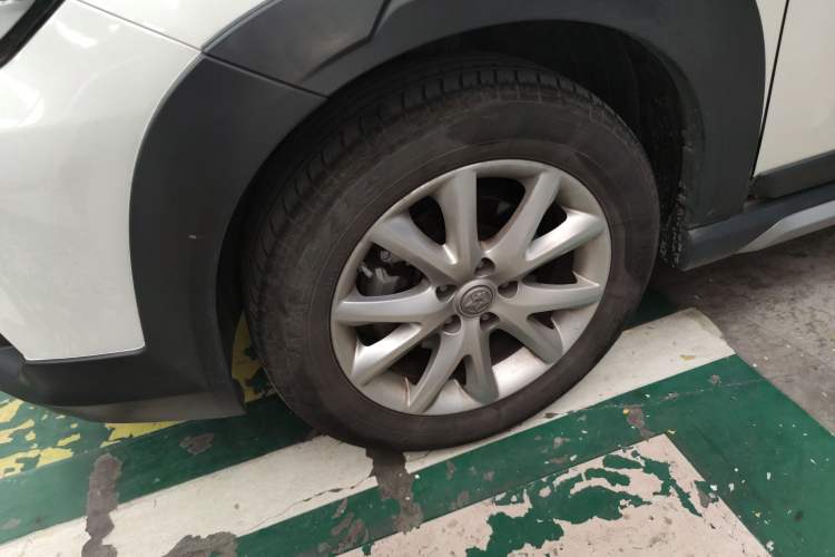 Used Venucia T70 2020 2.0L CVT Elite Edition China VI Standard Left Front Wheel Hub