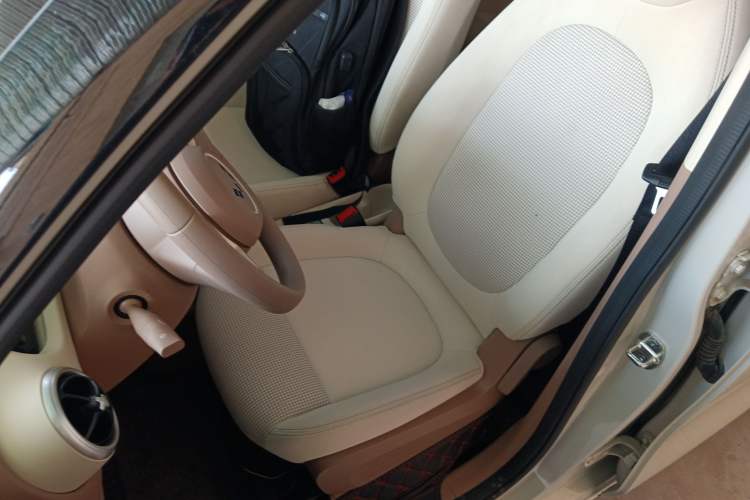 Used Wuling Hongguang MINIEV 2025 Four-Door Version Zhenxiang+ Edition Left Front Seat