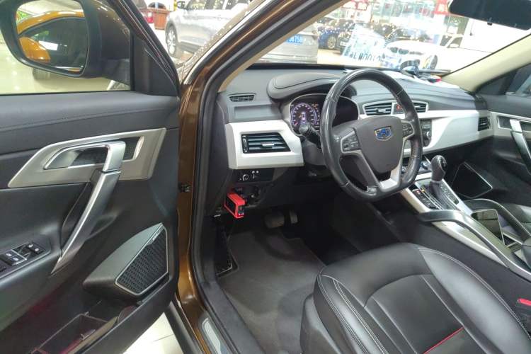 Used Geely Auto Emgrand X7 Sport 2018 1.8TD Automatic Two-Wheel Drive Smart Connect 4G Internet Edition Driver Seat