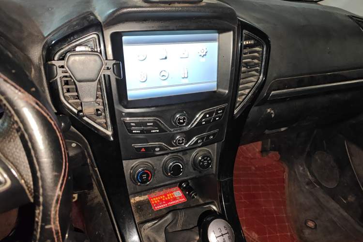 Used Land X8 2015 Explorer Edition 2.0T Diesel 4x2 Ultra-Luxury Model
