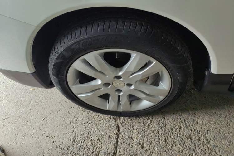 Used Peugeot 3008 2015 1.6THP Automatic Classic Edition Exterior 4