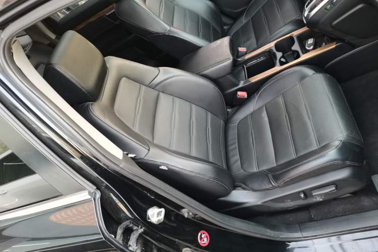 Used Honda CR-V 2017 240TURBO CVT Front-Wheel Drive Fashion Edition Right Front Seat