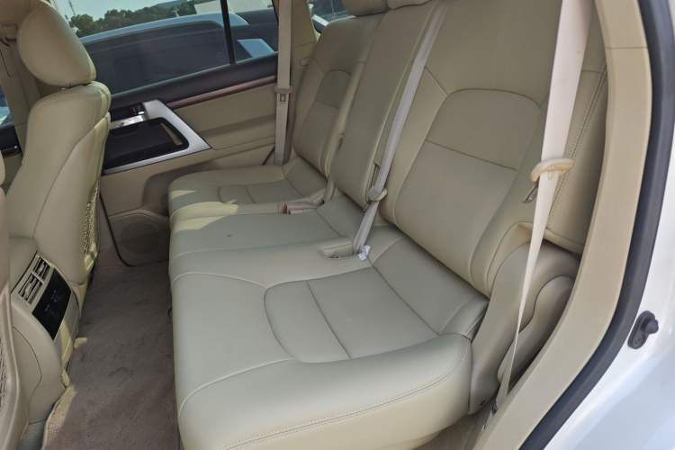 Used Toyota Land Cruiser 2015 4.6L V8 Middle East Limited Edition Left Rear Seat