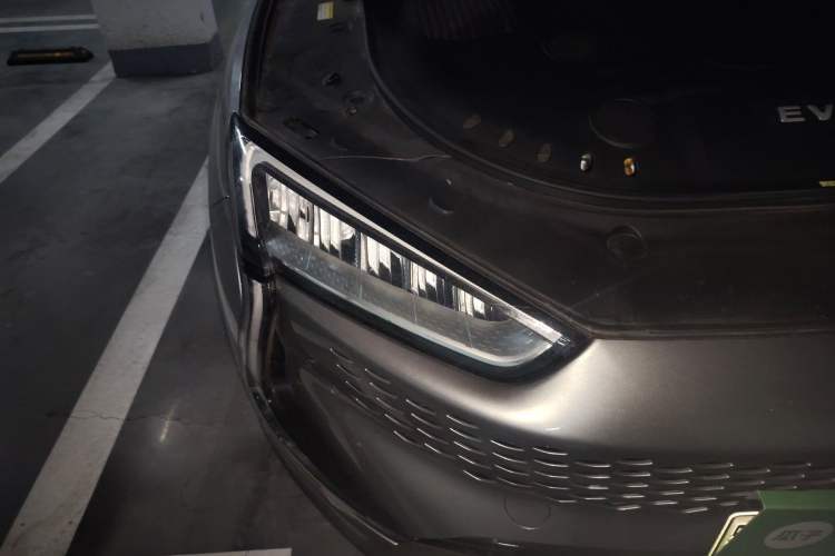 Used SERES SF5 2021 Huawei Smart Selection Four-Wheel Drive Edition Right Front Headlight