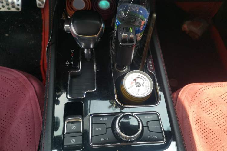 Used BAIC Off-Road BJ40 2019 2.0T Automatic Four-Wheel Drive Urban Hunter Edition Flagship Model China V Emission Standard Gear Lever