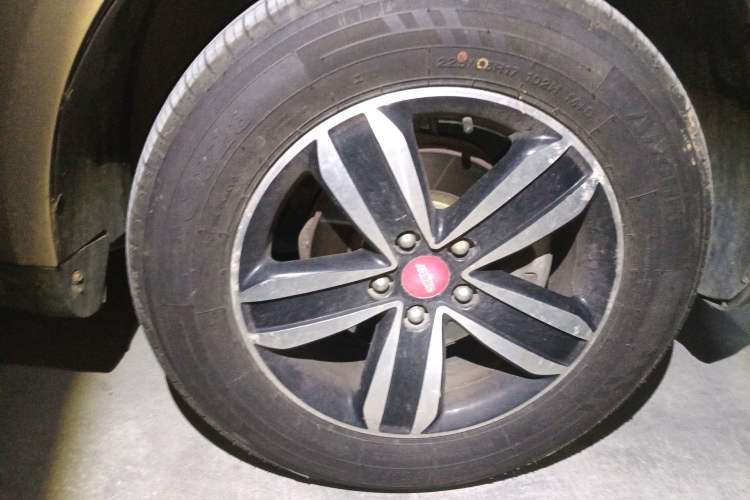 Used Geely Auto GX7 2014 2.0L Automatic Value Edition