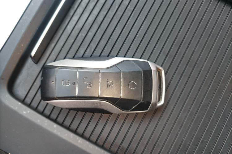 Used BYD Tang 2019 2.0T Automatic SmartConnect Luxury 7-Seater China VI Standard