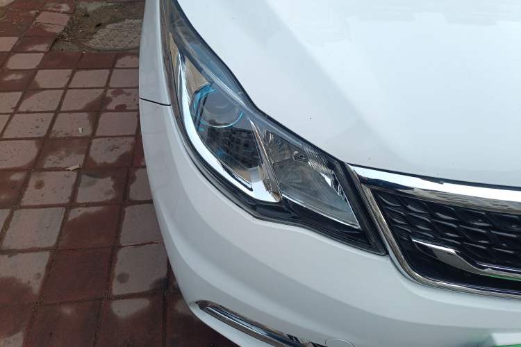 Used CHANGAN KAICHENG Oushang A600 2017 1.5L Manual Standard Edition Right Front Headlight