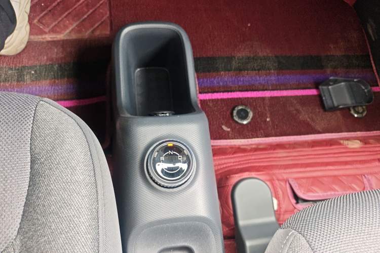 Used Wuling Zhiguang New Energy 2025 Standard Model Gear Lever