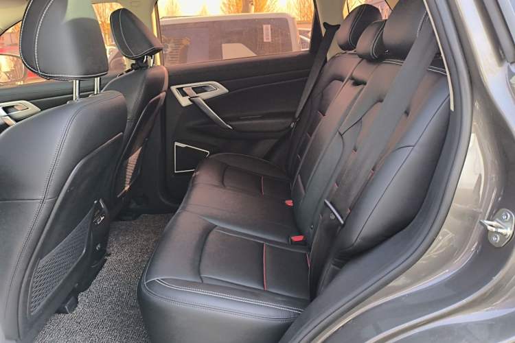 Used Geely Auto Emgrand X7 Sport 2020 1.8TD DCT Two-Wheel Drive Smart Connect 4G-Enabled Version Left Rear Seat