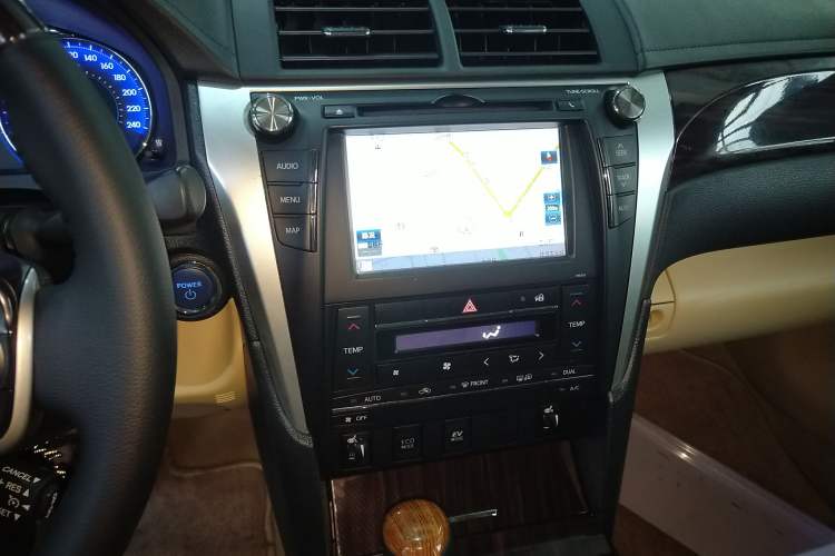 Used Toyota Camry 2015 Dual-Engine 2.5 HG Luxury Navigation Edition
