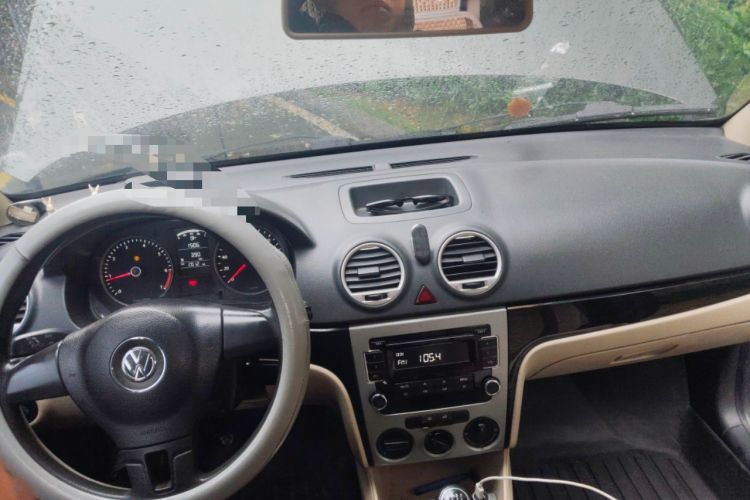 Used Volkswagen Lavida 2011 1.6L Manual Joy Version Center Console