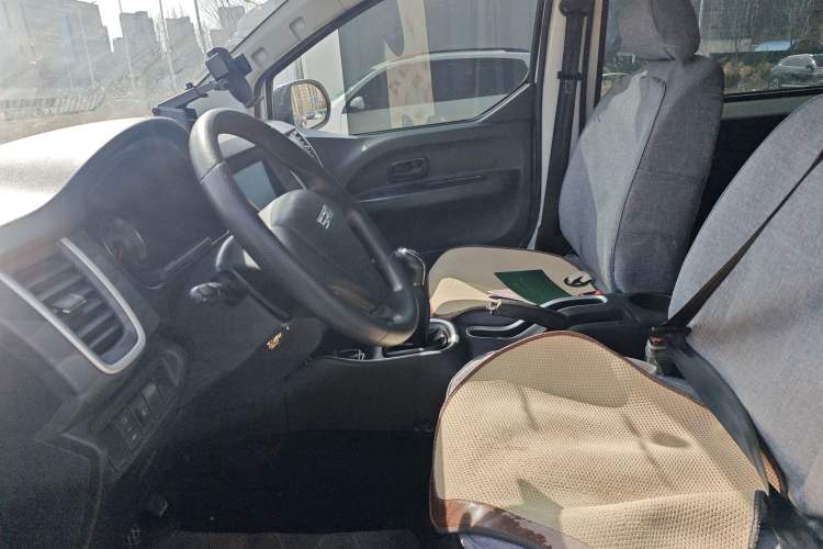 Used Jinbei Gold Hiace M Classic 2024 1.5L Engineering Lion Passenger Vehicle 6 Seats Left Front Seat