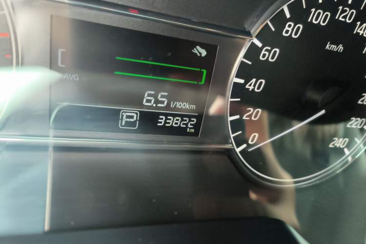 Used Nissan Tiida 2021 1.6L CVT Cool Edition Odometer Close Up