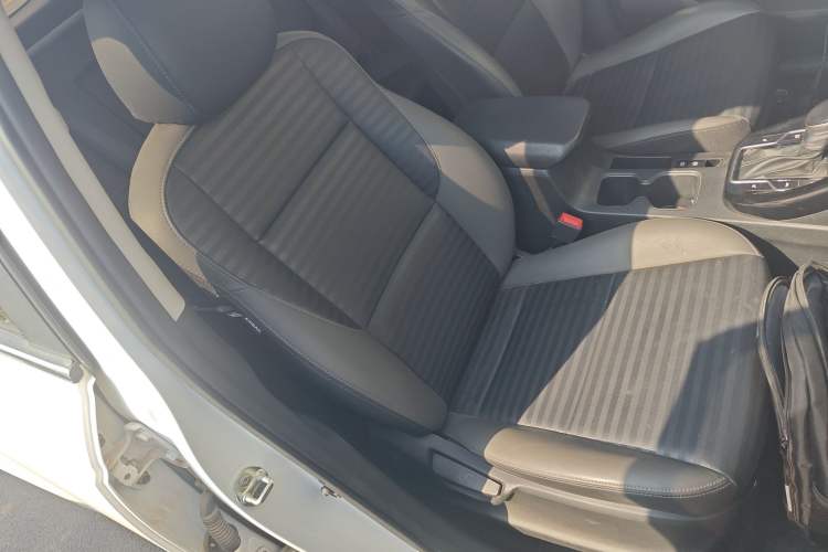 Used Kia Sportage R 2019 2.0L Automatic Smart Luxury Enhanced Edition
