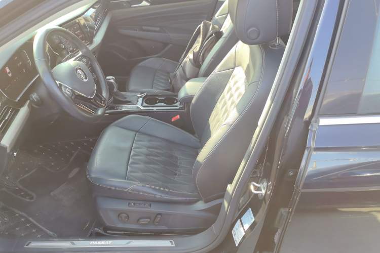 Used Volkswagen Passat 2019 330TSI Luxury Edition China VI Standard