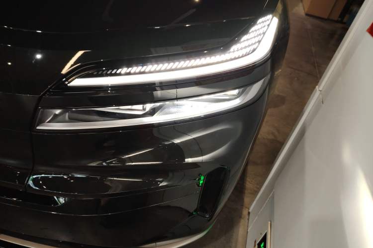 Used ONVO Luxeed L90 2025 Model—Max Six-Seater Version
