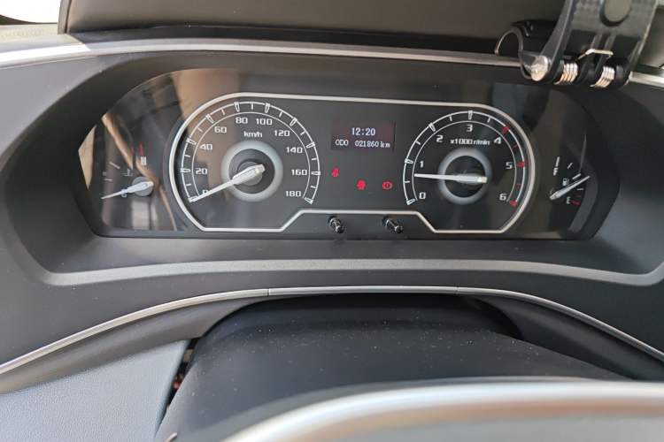 Used SAIC MAXUS Xintu V80 2024 Aotuntong Value Edition 6MT Short Wheelbase Ultra-Low Roof 127 Ps 5/6 Seats