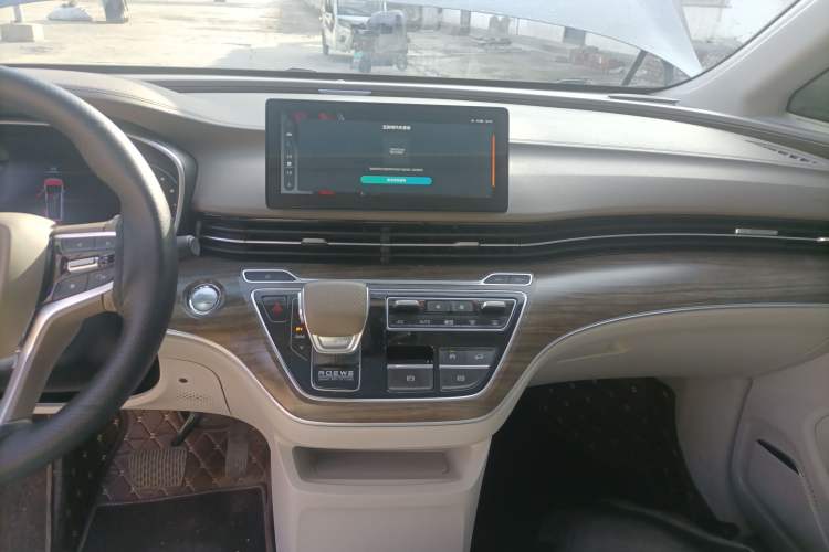 Used Roewe iMAX8 2023 400TGI Elite Edition
