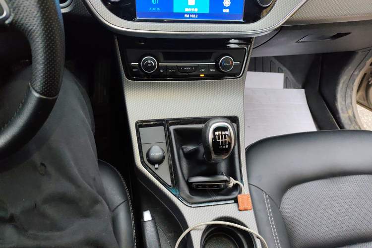 Used Geely Auto Emgrand GS 2016 Elegant Edition 1.8L Manual LingShang Model Gear Lever