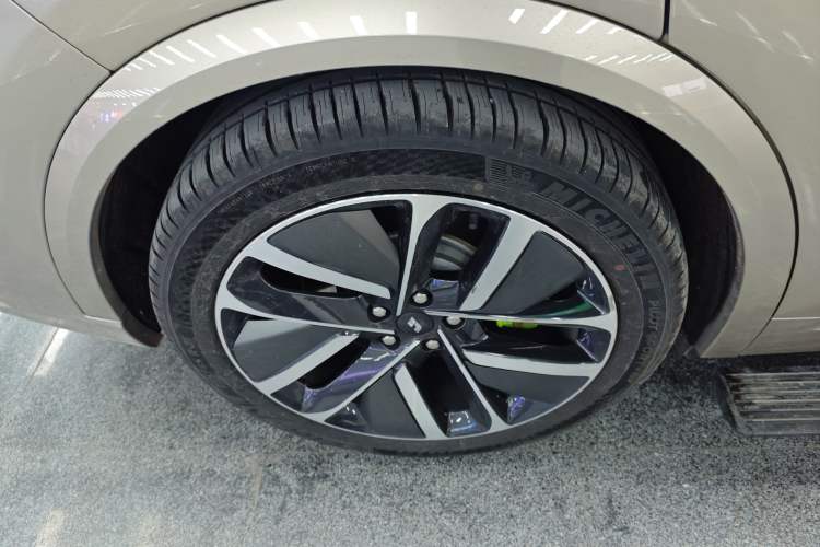 Used Li Auto L9 2022 Max model