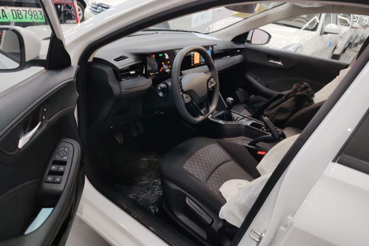 Used Roewe i5 2026 Model 1.5L Manual Comfort Version Left Front Seat