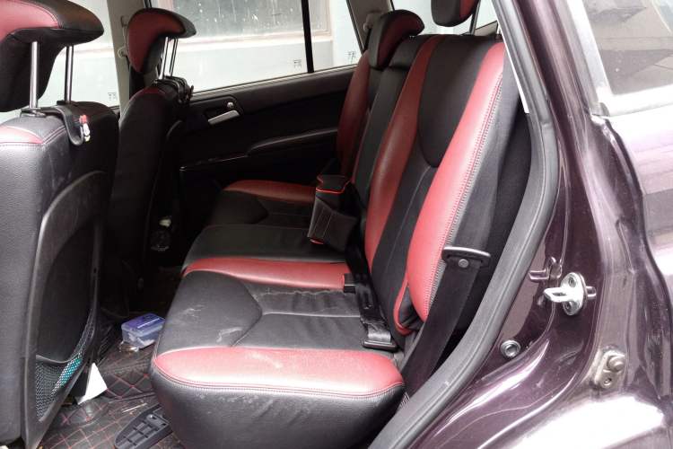 Used Roewe W5 2014 1.8T 2WD Automatic Tharu Special Edition