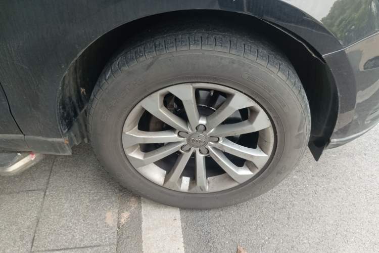 Used Audi Q5 2013 40 TFSI Technology Edition Right Front Wheel Hub