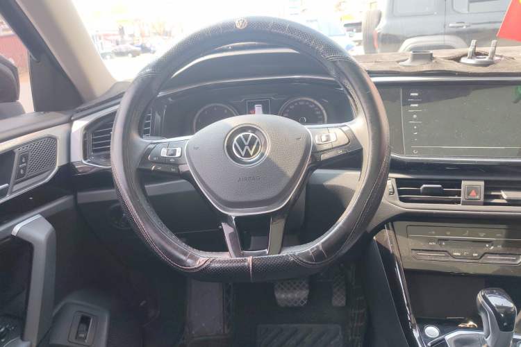 Used Volkswagen Tayron 2022 280TSI Two-Wheel Drive Luxury Smart Connectivity Version Steering Wheel