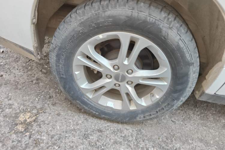 Used Haval M6 2018 1.5T Manual Two-Wheel Drive Elite Model Right Rear Wheel Hub