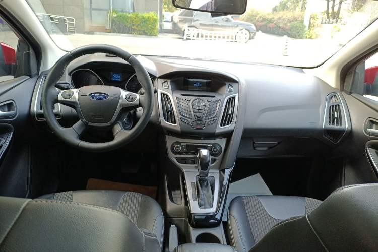 Used Ford Focus 2012 Hatchback 1.6L Automatic Fashion Edition

