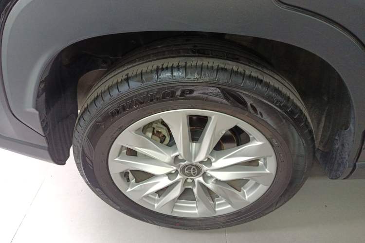 Used Toyota Corolla Cross 2024 2.0L Pioneer Edition Right Rear Wheel Hub