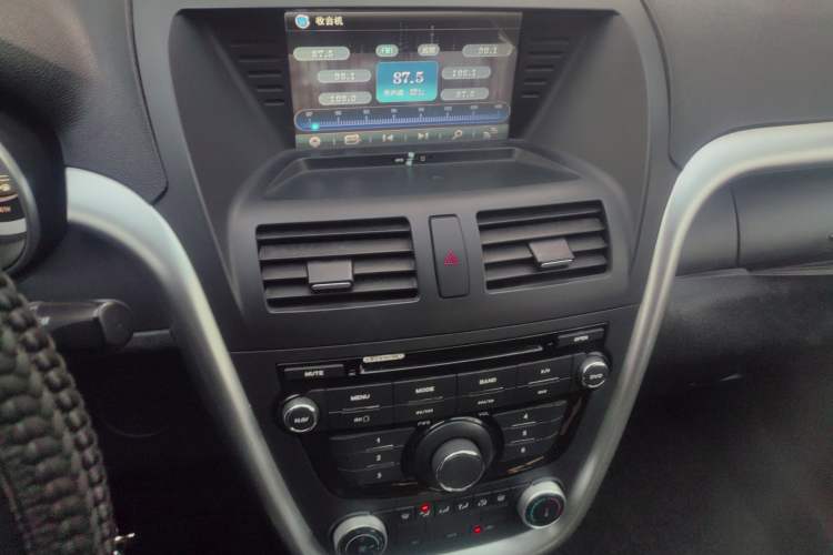 Used Bestune X80 2013 2.0L automatic comfort version
