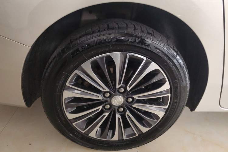 Used Buick GL8 2022 ES Land Cruiser 653T Luxury Model Exterior 5