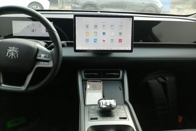 Used BYD Qin L 2025 DM-i Smart Drive 80KM Leading Model Audio And AC Panel