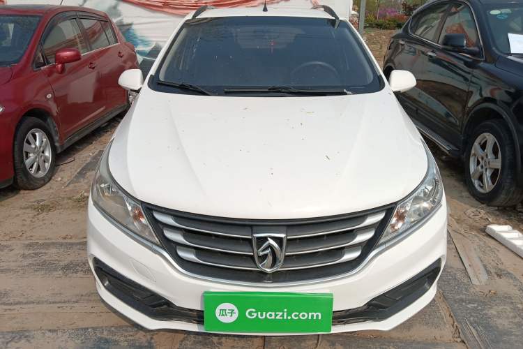Used Baojun 310 2016 1.2L manual Comfort trim level
