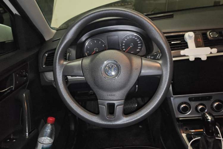 Used Volkswagen Gran Lavida 2013 1.4 TSI Automatic Comfort Model Steering Wheel