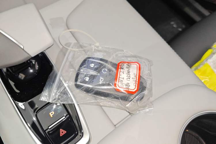 Used Changan UNI-Z New Energy 2025 Model, Smart New Blue Whale 125km Battleship+ Version
